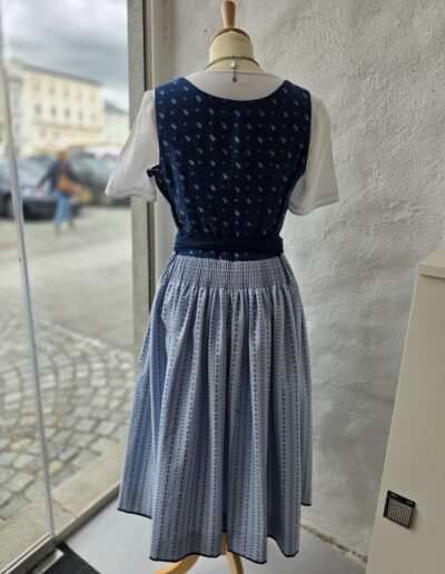 Mühlviertler Leinendirndl blau