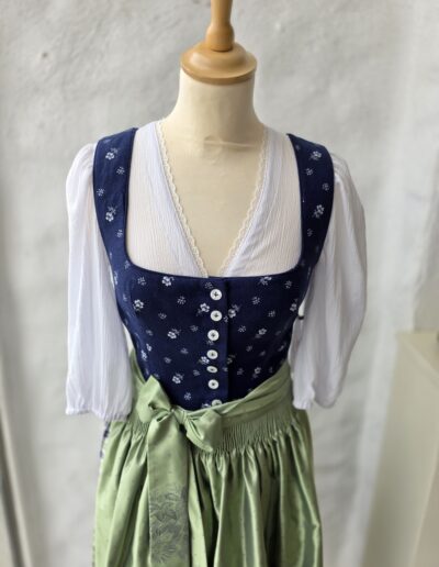 Mühlviertler Leinendirndl grün