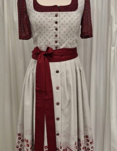 Handbedrucktes Bauernleinen rot